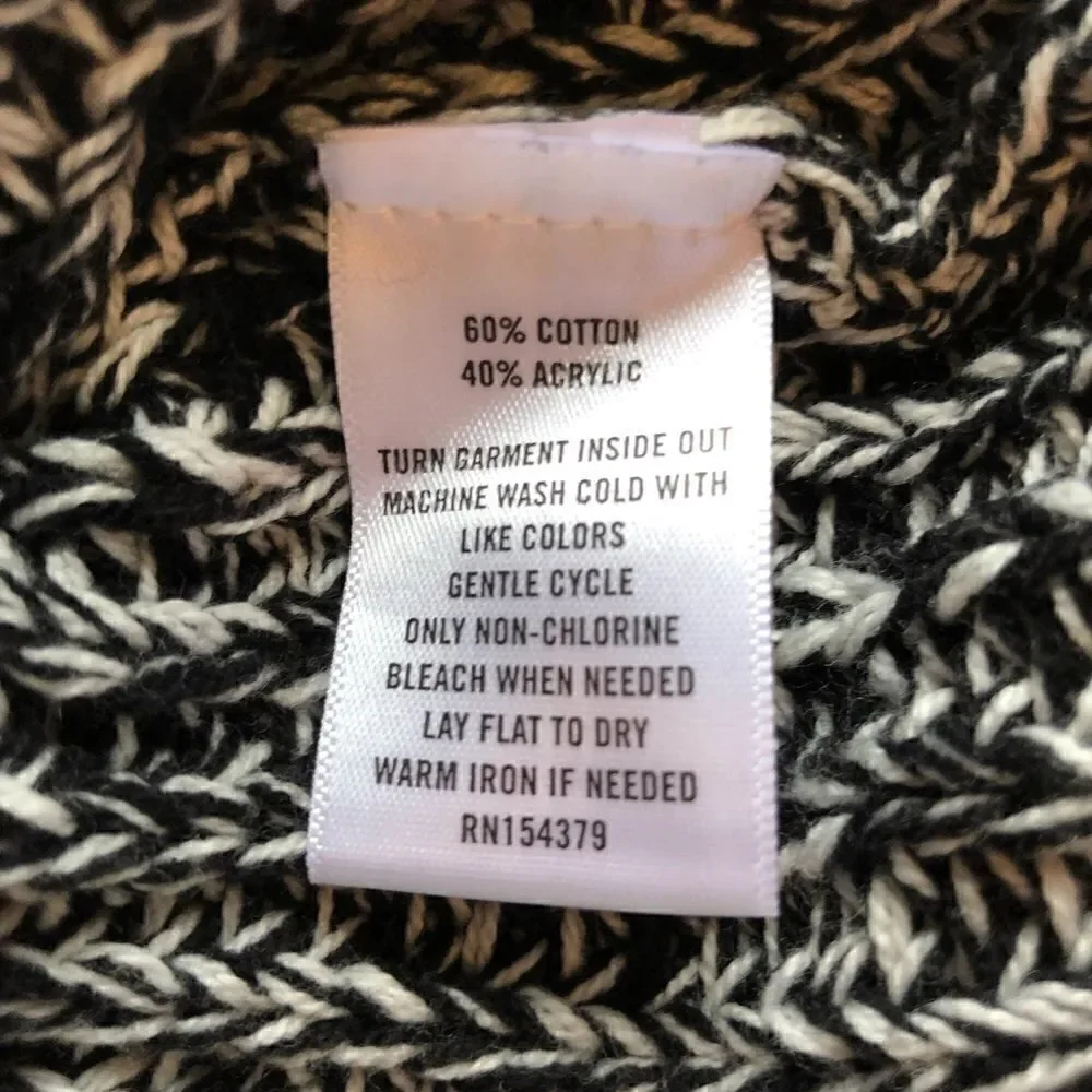 Aeropostale Hooded pullover sweater Black and white knit XS